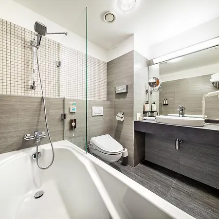 Wellness Hotel Diamant Hluboka nad Vltavou Exterior photo