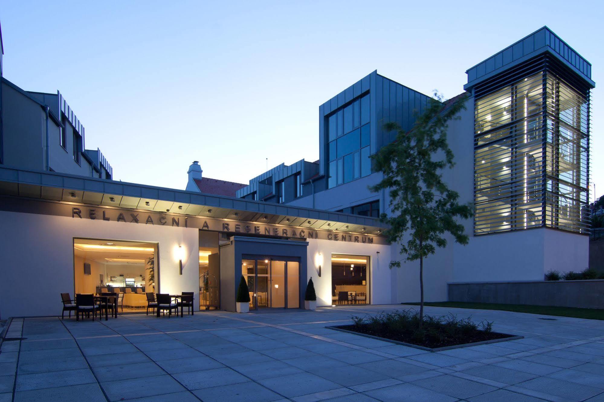 Wellness Diamant 5* Hluboka nad Vltavou