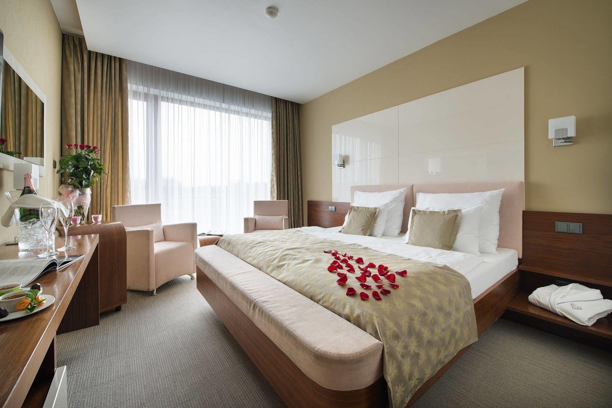 Wellness Diamant 5* Hluboka nad Vltavou
